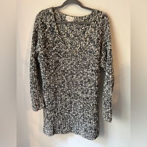 MODA INTERNATIONAL BLACK/ WHITE WOVEN SWEATER/ TUNIC/ BOXIE/ OVERSIZED